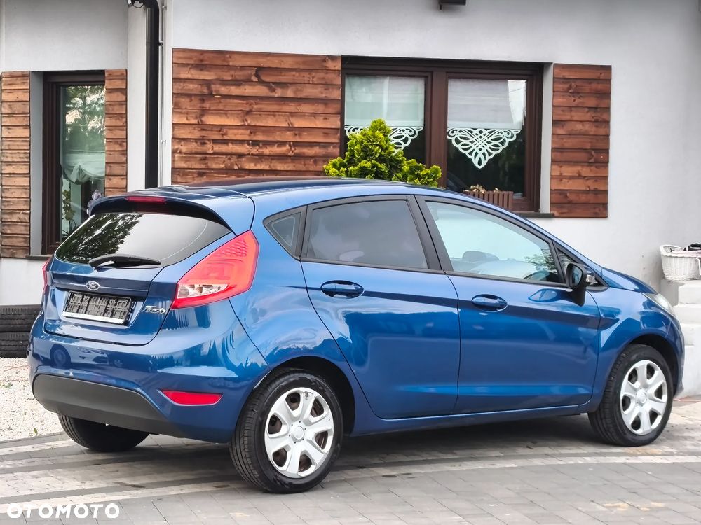 Ford Fiesta 1.3 Ghia - 23
