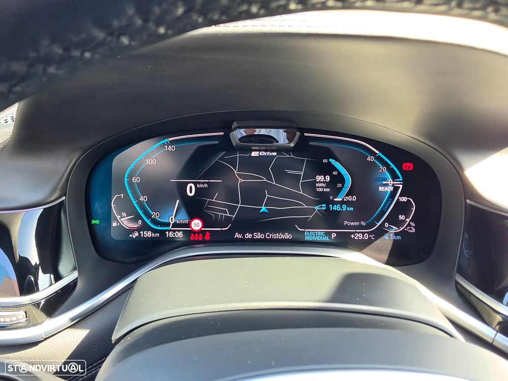 BMW 745 e iPerformance Pack M Auto - 16