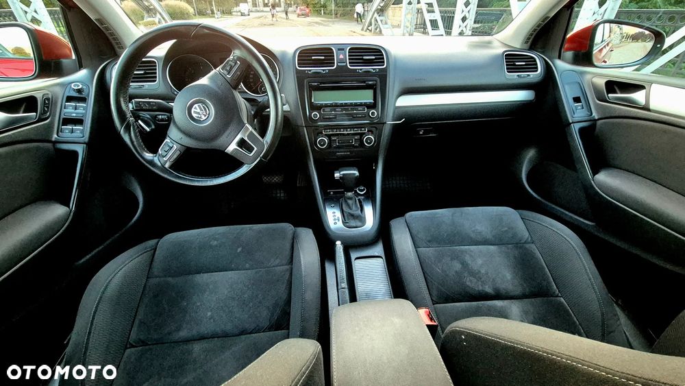 2010 Volkswagen Golf, photograph 6