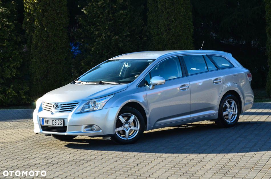 Toyota Avensis 1.8 Comfort - 11