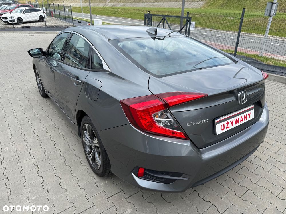 Honda Civic 1.5 T Executive CVT - 21