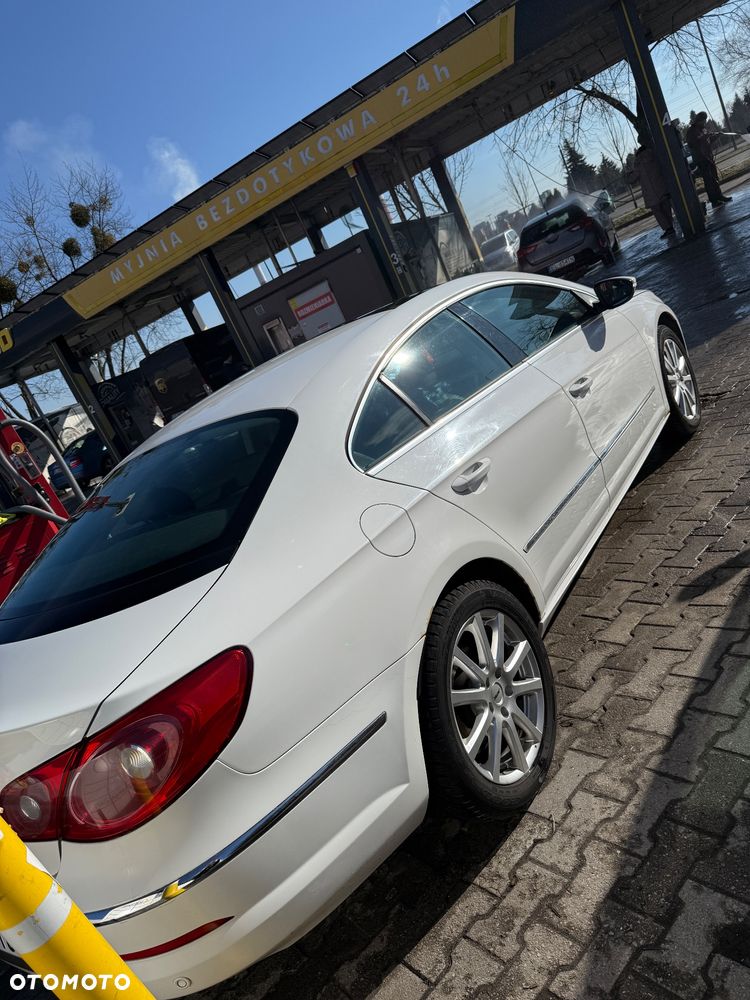 Volkswagen Passat 2.0 TDI DPF Highline DSG - 2