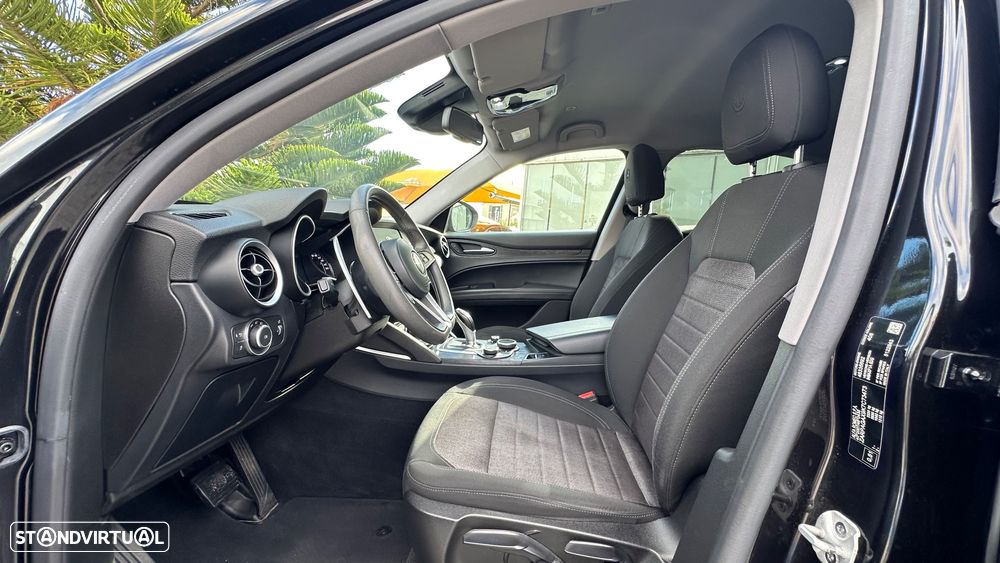 Alfa Romeo Stelvio 2.2 D AT8 - 24