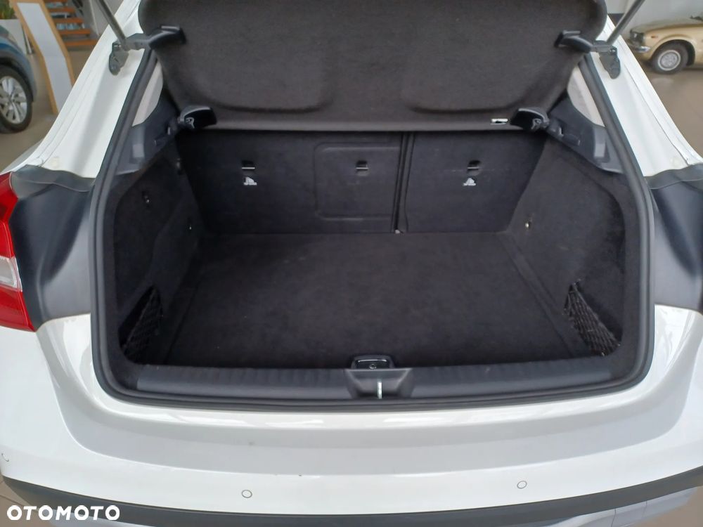 Mercedes-Benz GLA 200 7G-DCT - 13