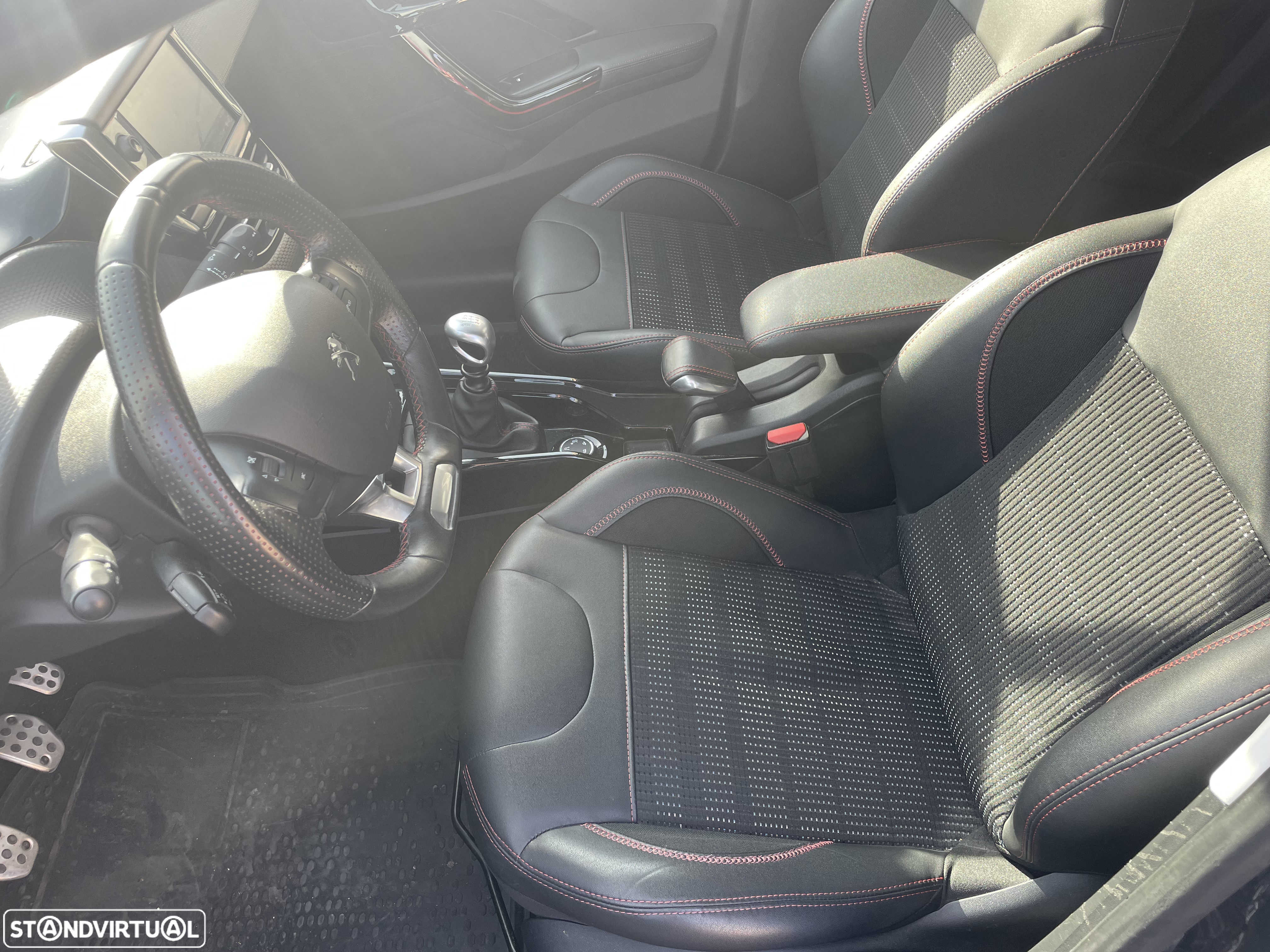 Peugeot 2008 1.2 PureTech GT Line - 14