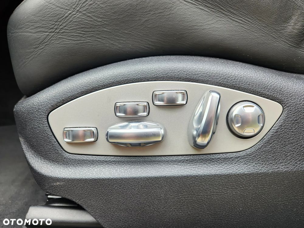 Porsche Macan - 24