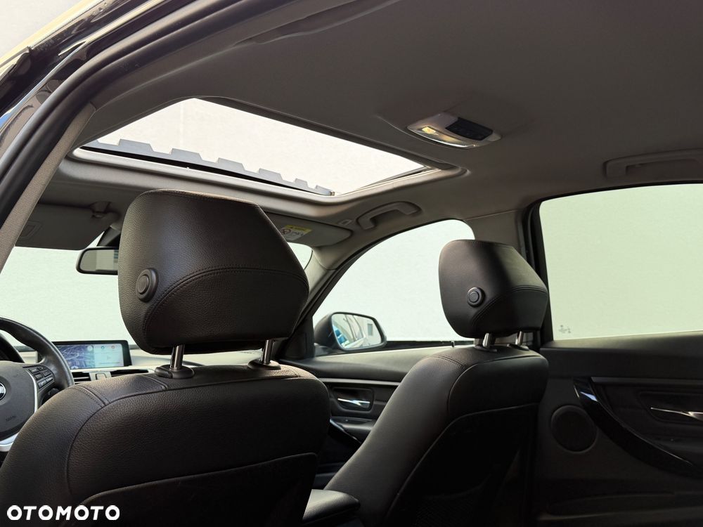 BMW Seria 3 330d Sport-Aut Luxury Line - 16
