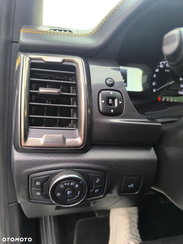 Ford Ranger 2.0 EcoBlue 4x4 DC Wildtrak - 32