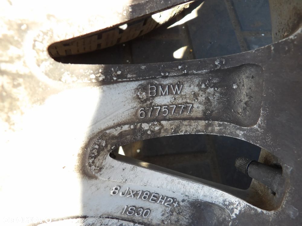 BMW - F01,F02,F04,F07,F12 - 8Jx18EH2  IS30 - KOMPLET FELG ALUMINIOWYCH - JEDEN ROZMIAR - 6775777 - 7