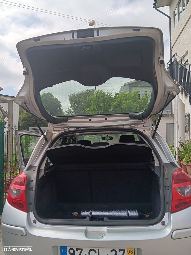 Renault Clio 1.2 16V Pack - 12