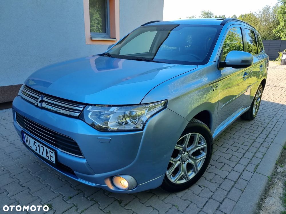 Mitsubishi Outlander Instyle NAVI + - 35