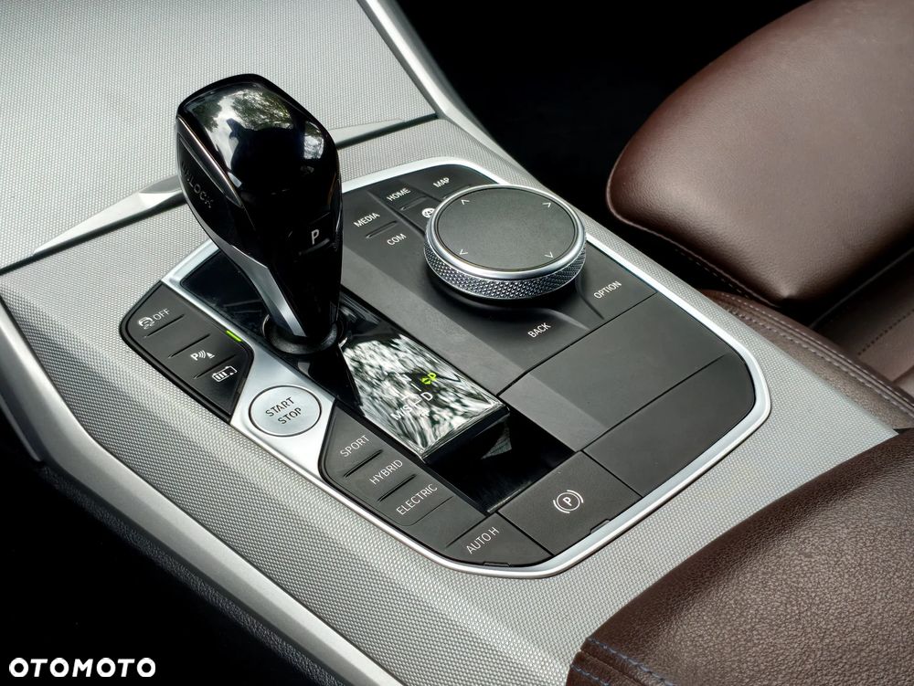 BMW Seria 3 330e - 14
