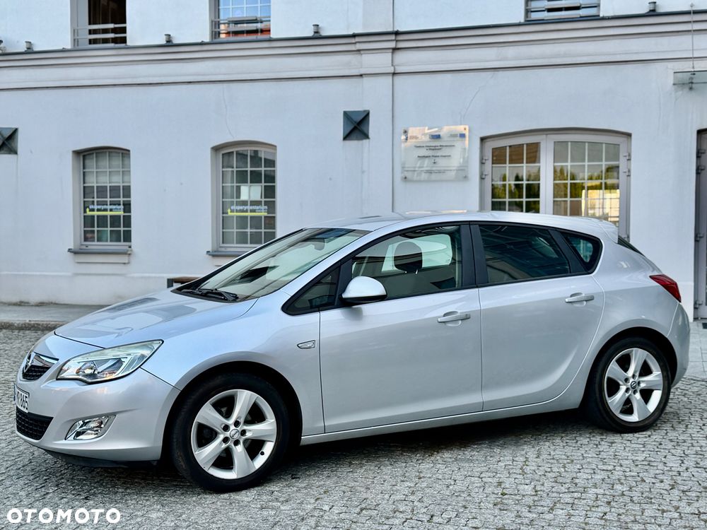 Opel Astra 1.6 Innovation - 11