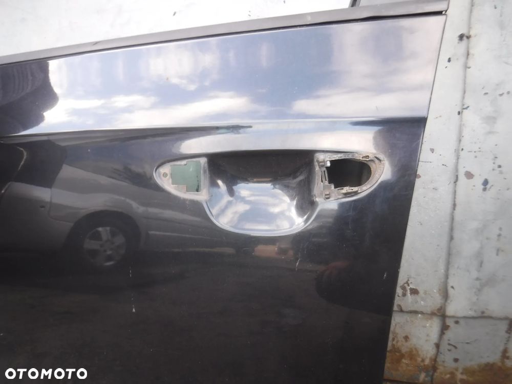 Vw Passat B6 drzwi przod lewe listwa szyba LC9X - 4