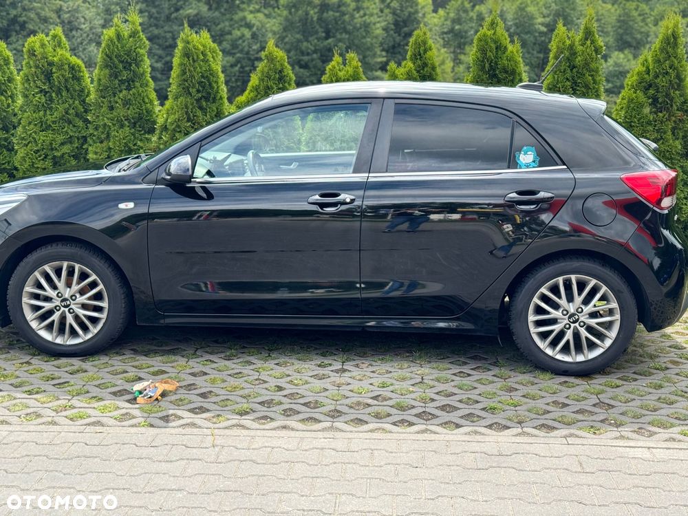 Kia Rio 1.4 L - 8