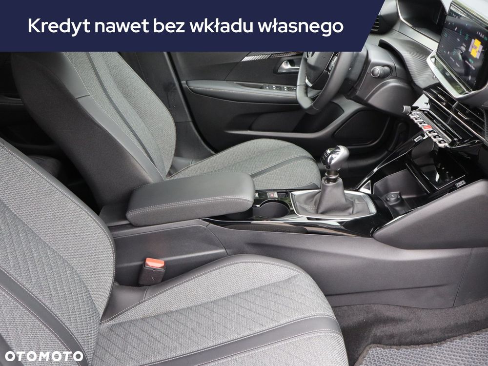 Peugeot 208 - 11