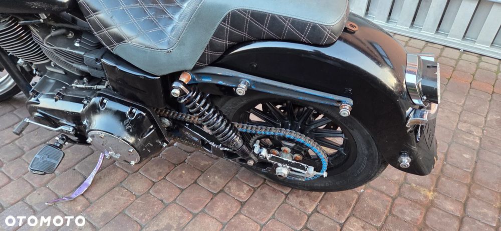 Harley-Davidson Dyna Street Bob - 20
