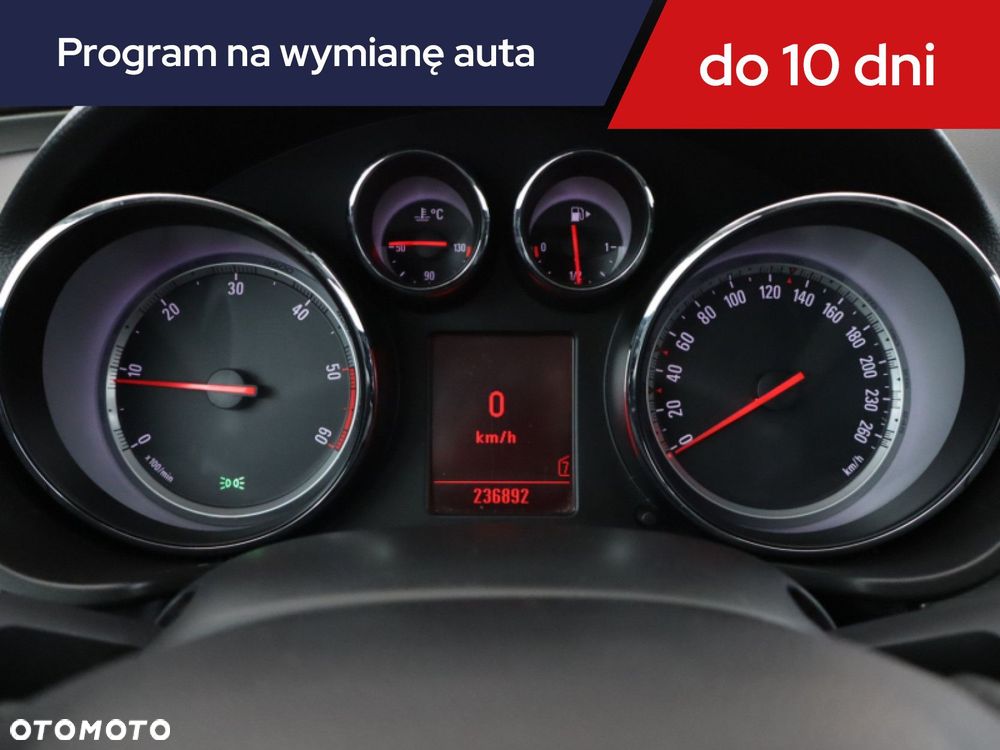 Opel Insignia - 13