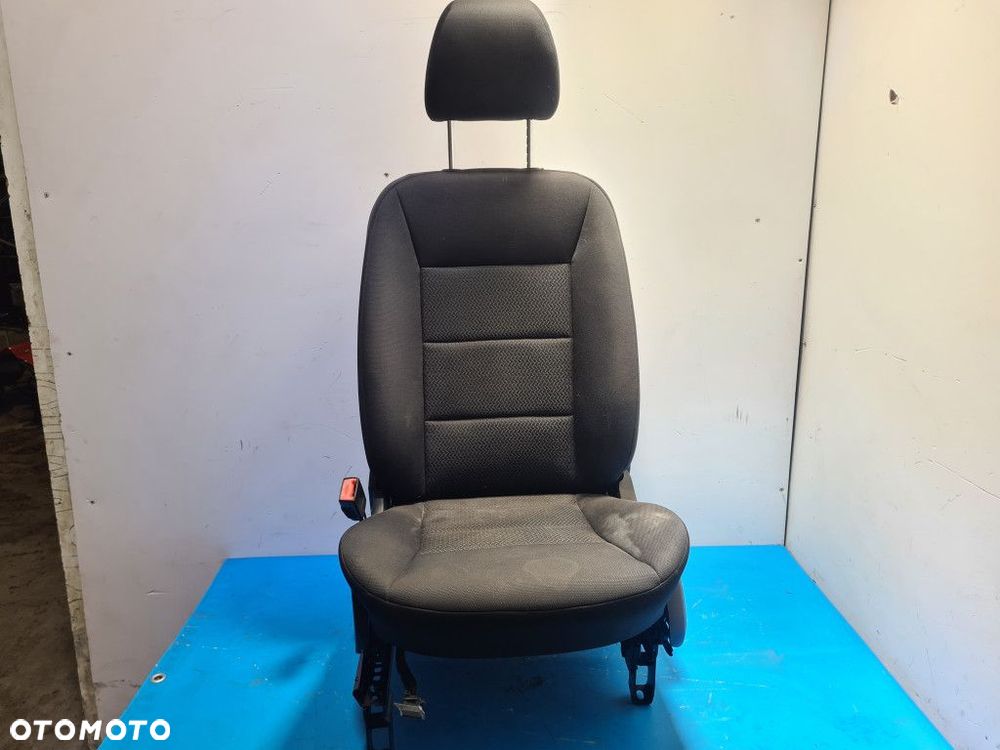 FOTEL KIEROWCY MERCEDES W169 - 1