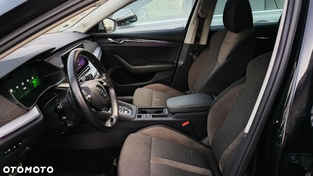 Skoda Octavia Combi 2.0 TDI DSG 4x4 Scout - 19