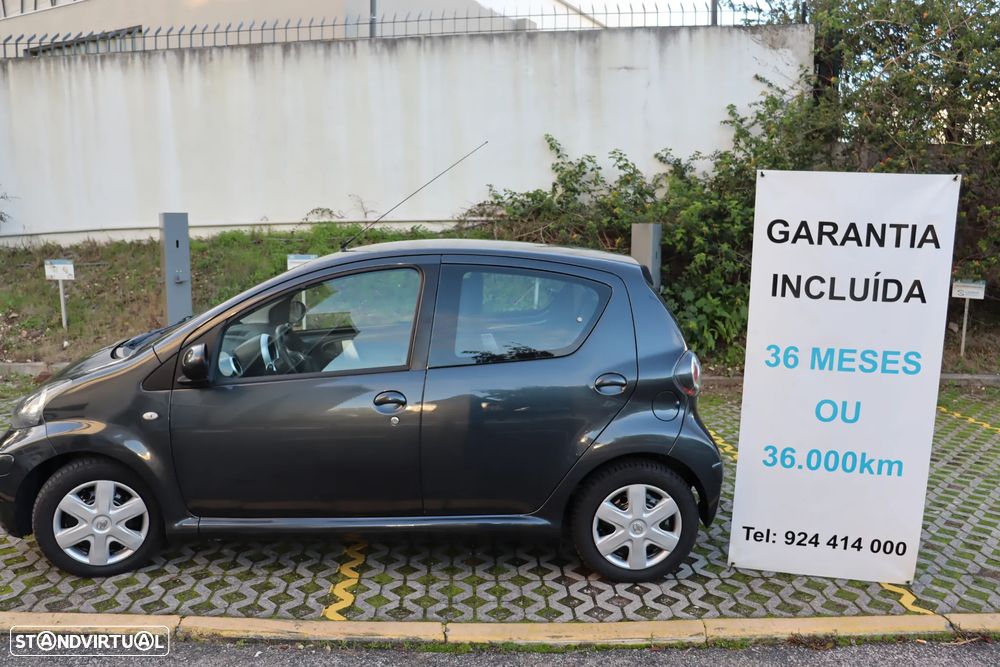 Toyota Aygo 1.0 Plus Sport Pack+VSC - 36