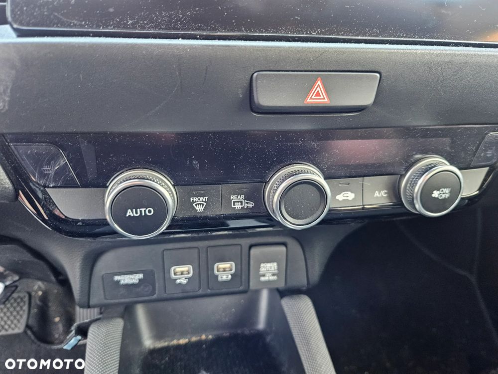 Honda Jazz 1.5 i-MMD Executive Crosstar (Czarny Dach) - 13