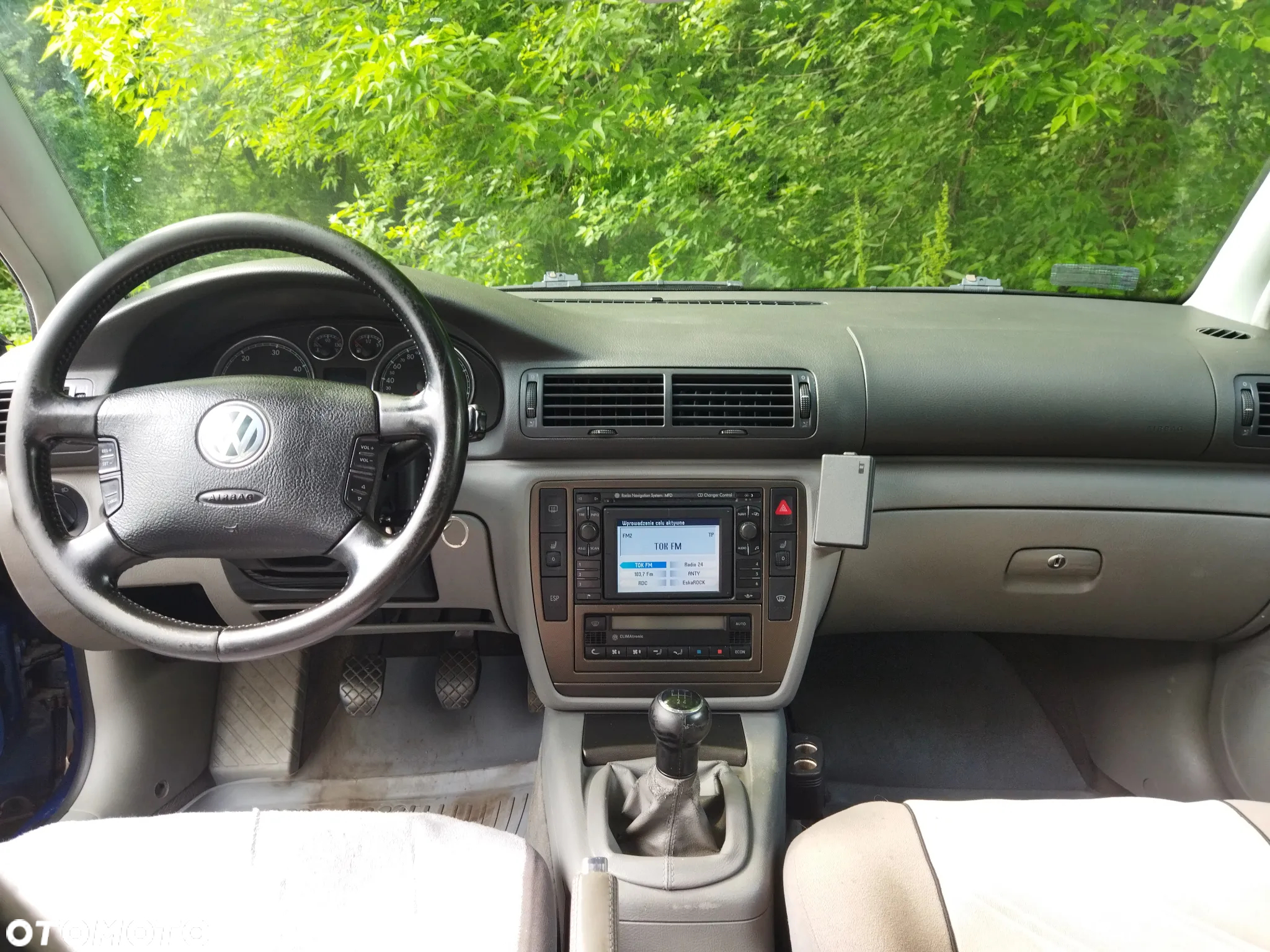 Volkswagen Passat 1.9 TDI Highline - 5