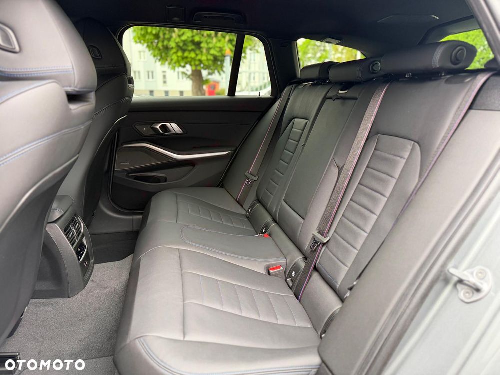 BMW Seria 3 M340i xDrive mHEV sport - 31