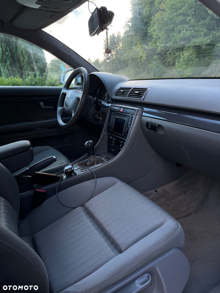 Audi A4 Limousine - 6