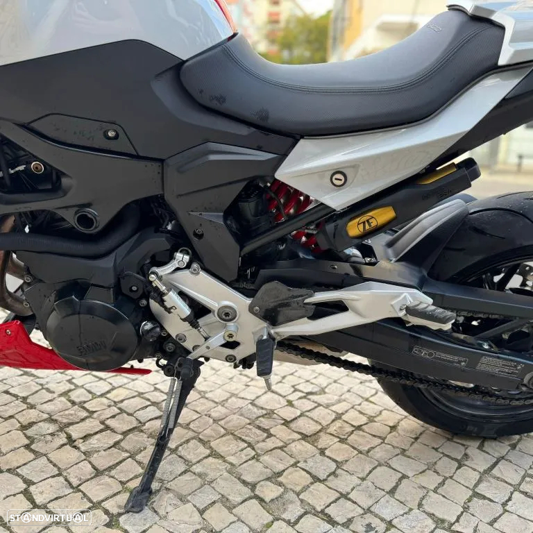BMW F 900 R - 24