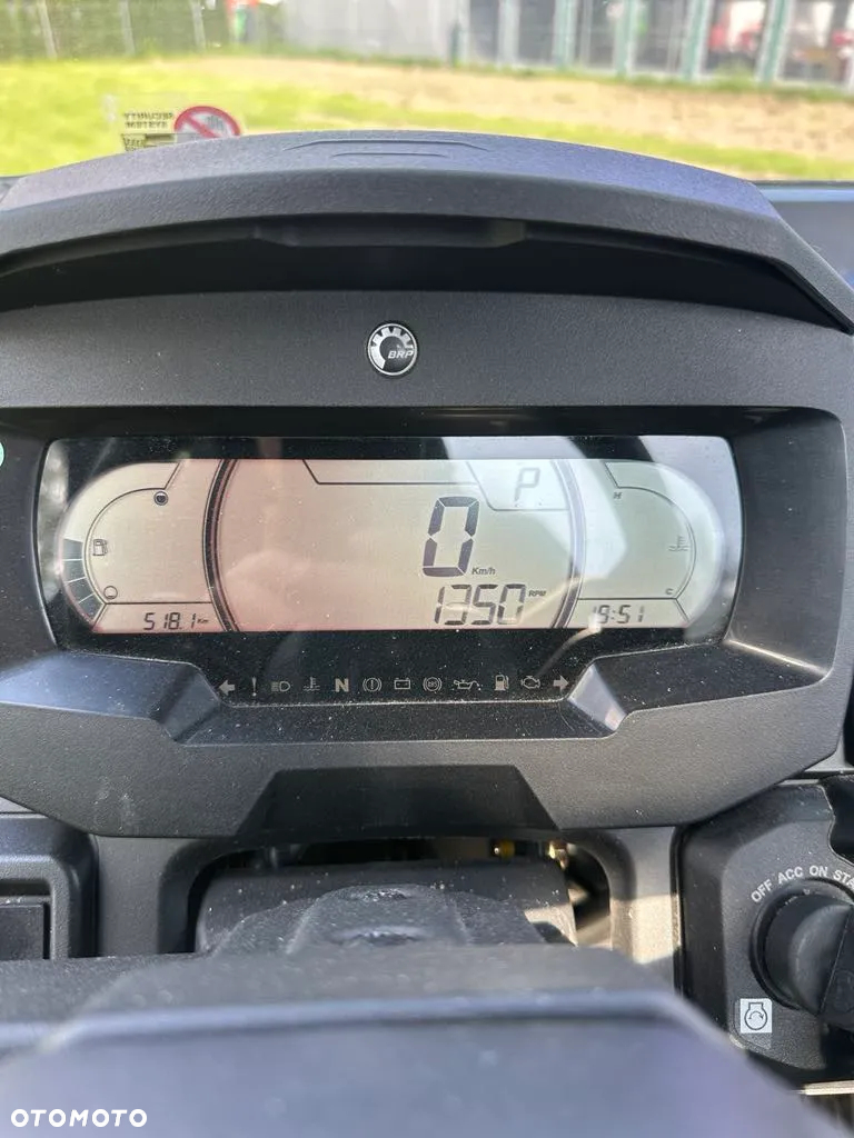 Can-Am Inny - 10