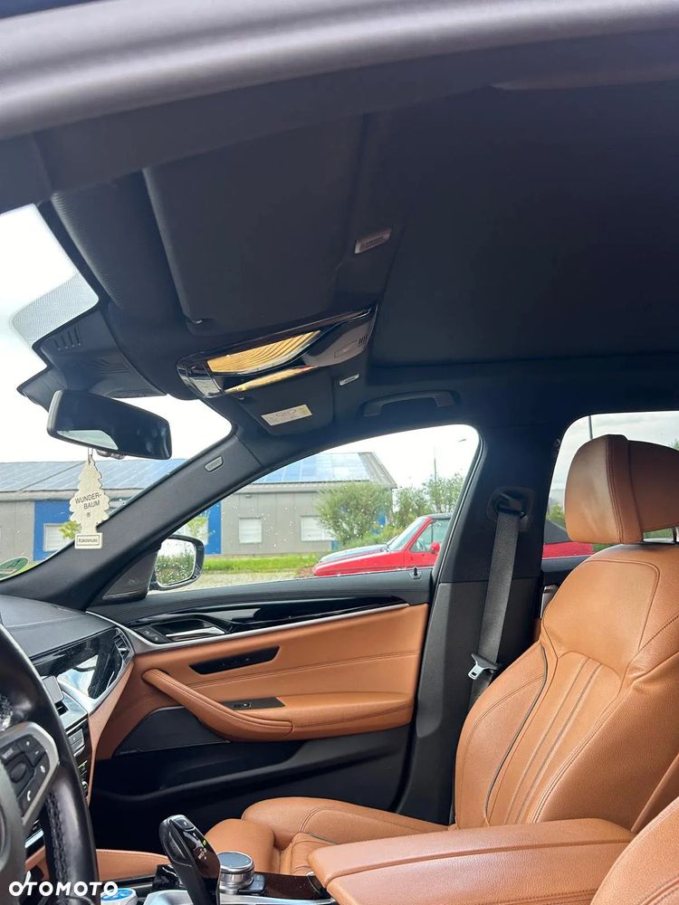 BMW Seria 5 530d xDrive - 7