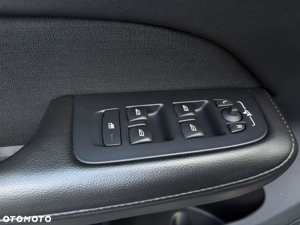 Volvo V60 D4 Geartronic Momentum Pro - 32