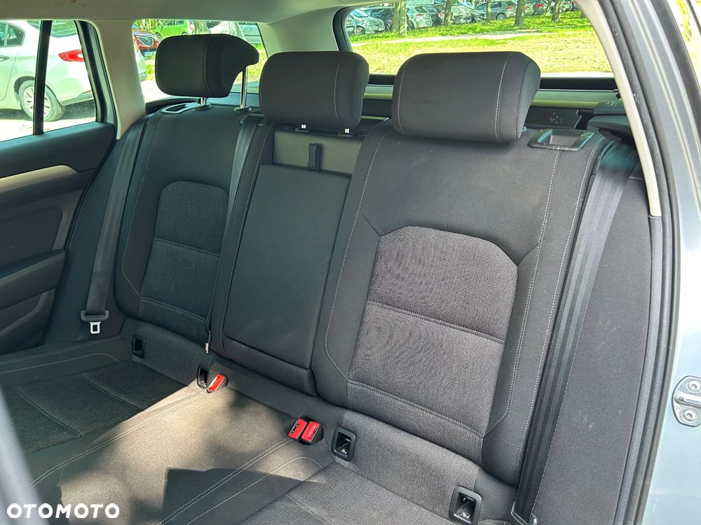 Volkswagen Passat Variant 2.0 TDI SCR Comfortline - 14