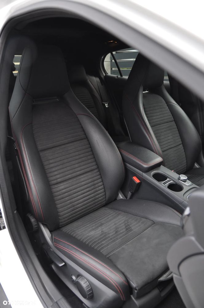 Mercedes-Benz GLA 220 4-Matic AMG Line - 9