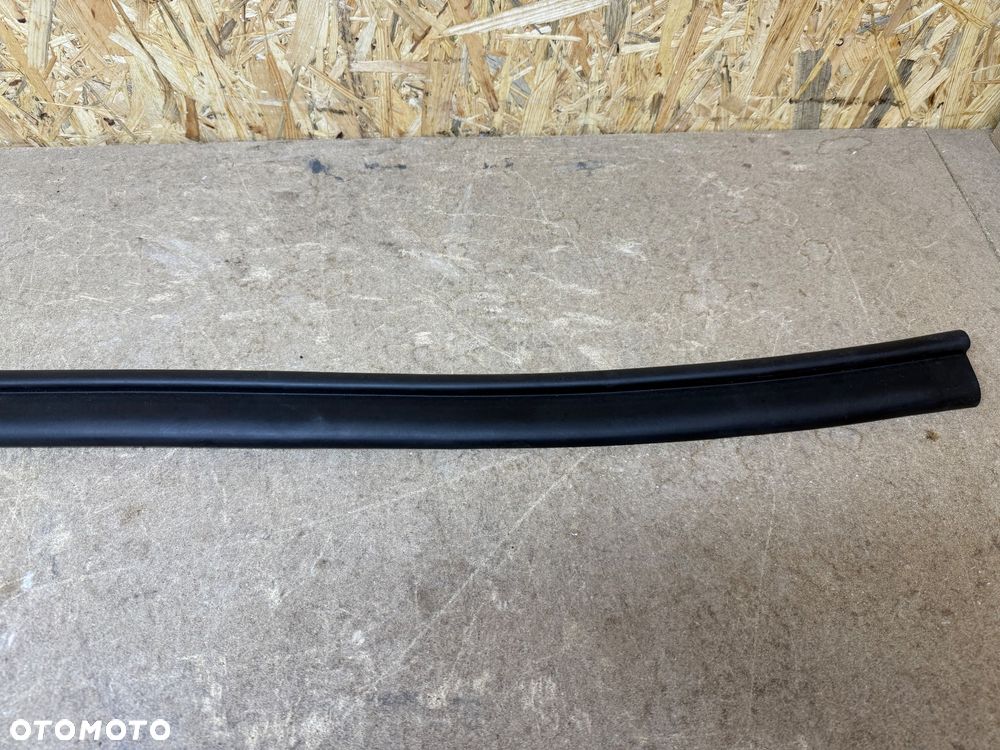 BMW 1 F40 USZCZELKA POKRYWY SILNIKA 7450915 - 5