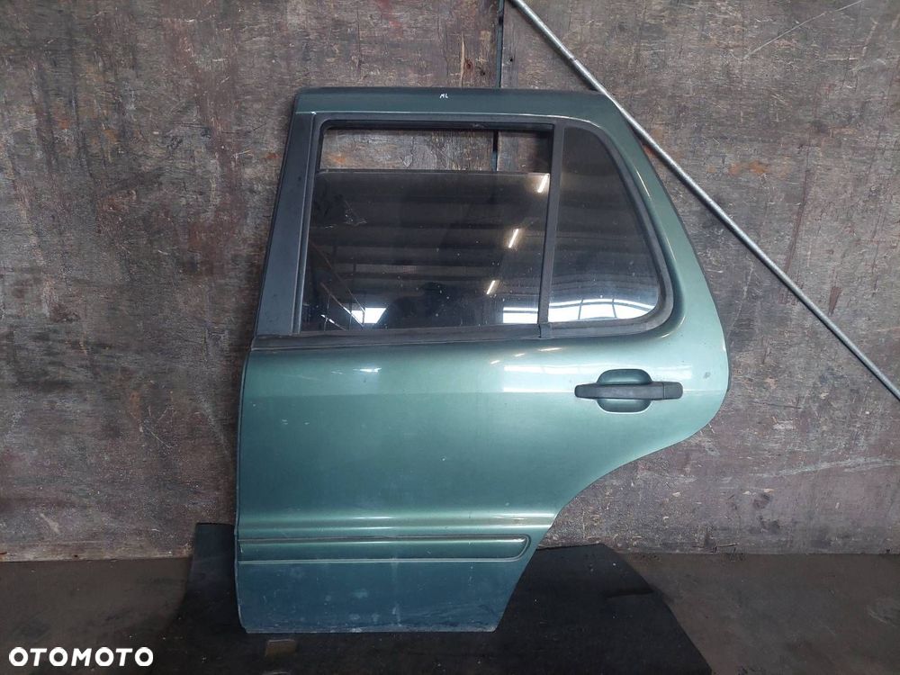DRZWI KOMPLETNE LEWY TYŁ MERCEDES-BENZ W163 ML - 1