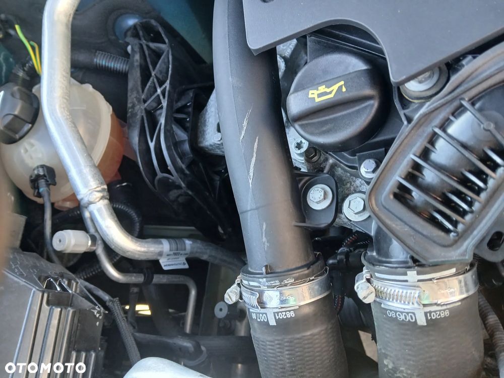 Peugeot 5008 PureTech 130 EAT8 Stop & Start GT - 22