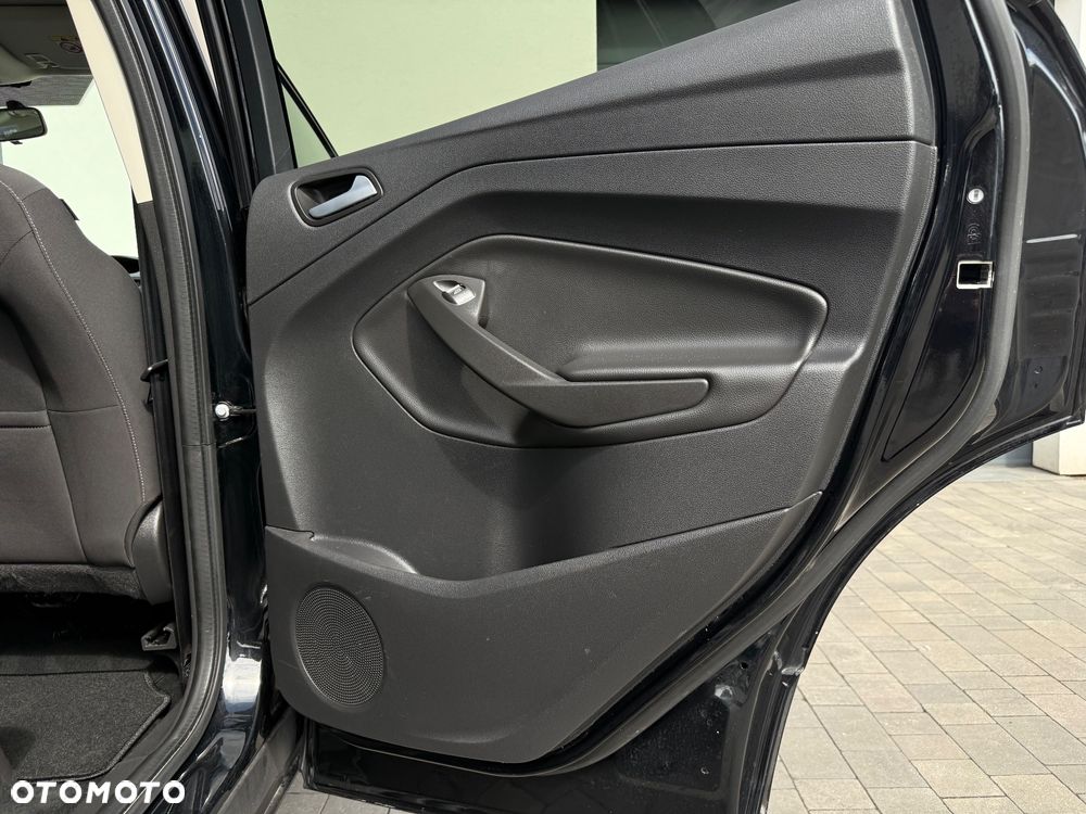 Ford Kuga 1.5 EcoBoost 2x4 Trend - 30