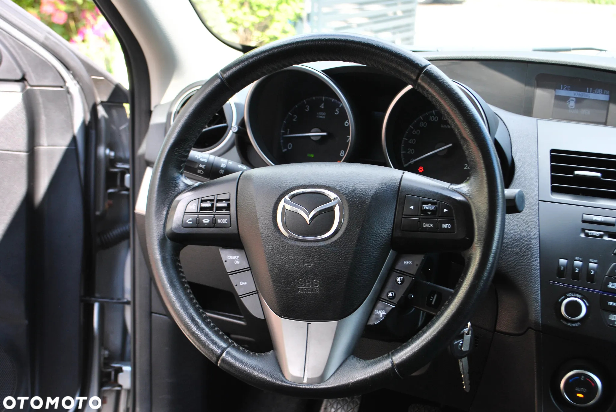 Mazda 3 1.6 Exclusive + - 24