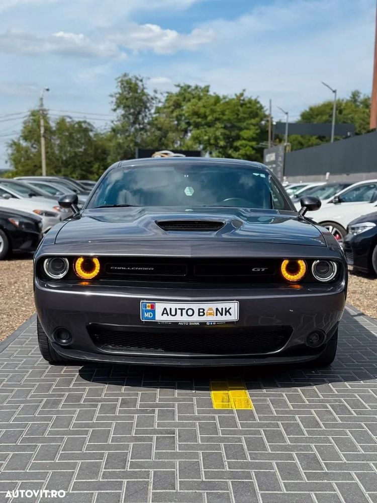 Dodge Challenger - 2