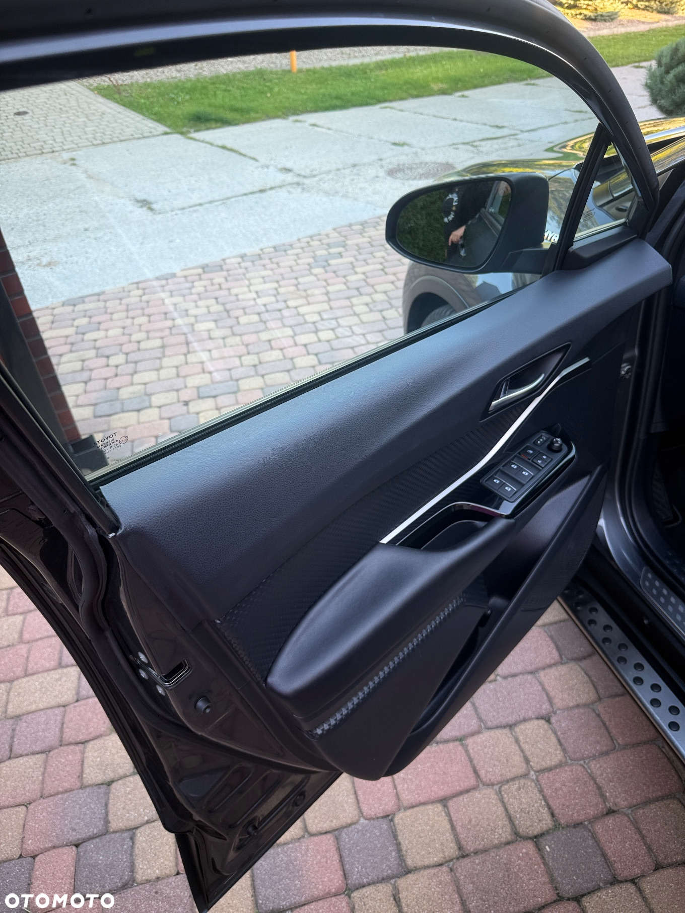 Toyota C-HR Hybrid Style Selection - 19