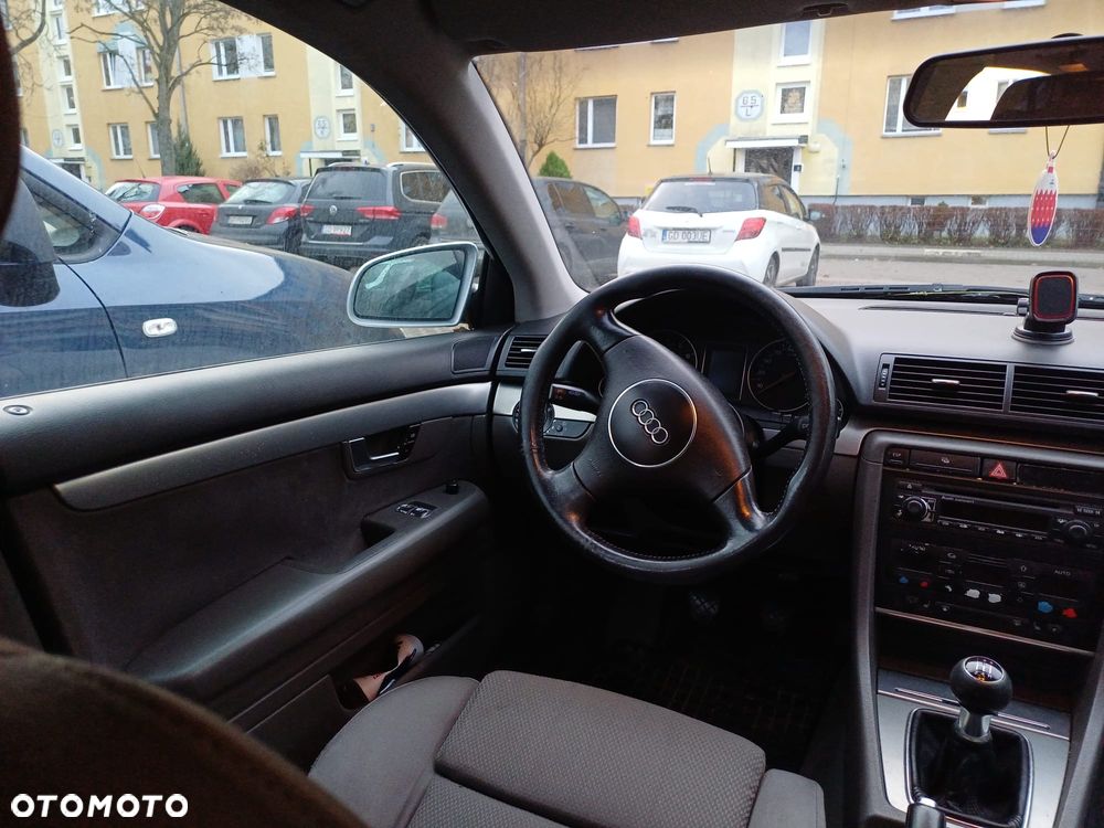 Audi A4 Limousine - 5