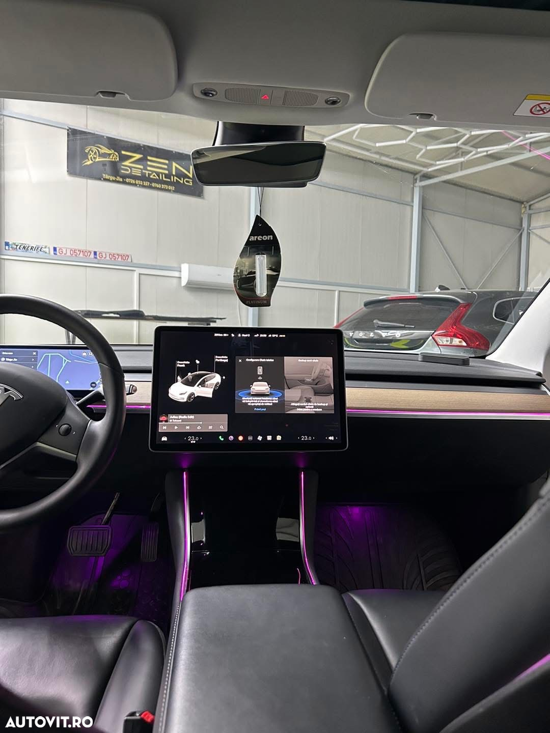 Tesla Model 3 Standard Reichweite Plus Hinterradantrieb - 3