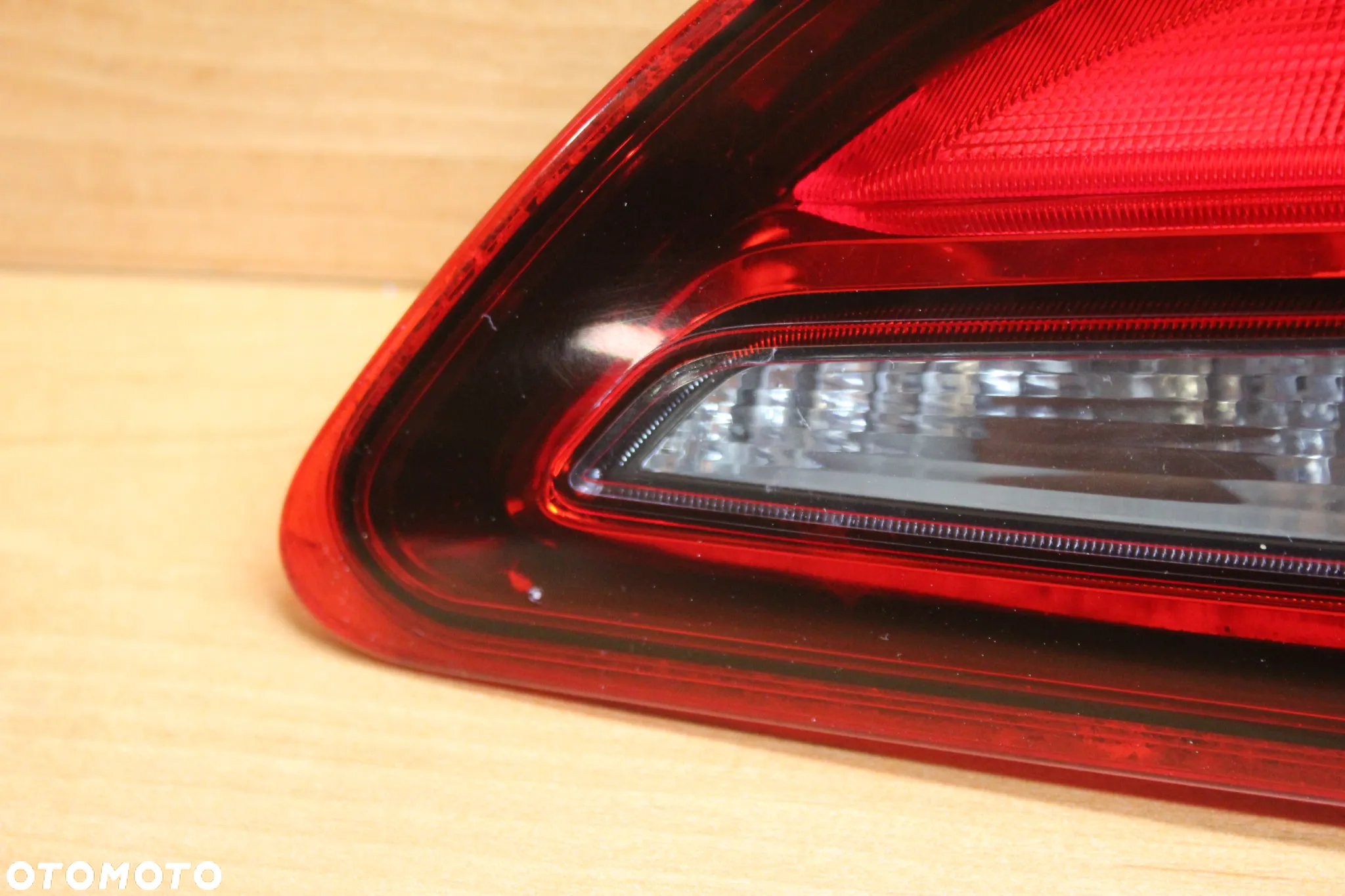 LAMPA PRAWY TYŁ PRAWA TYLNA W KLAPĘ OPEL ASTRA J SEDAN EUROPA 25870194 - 2