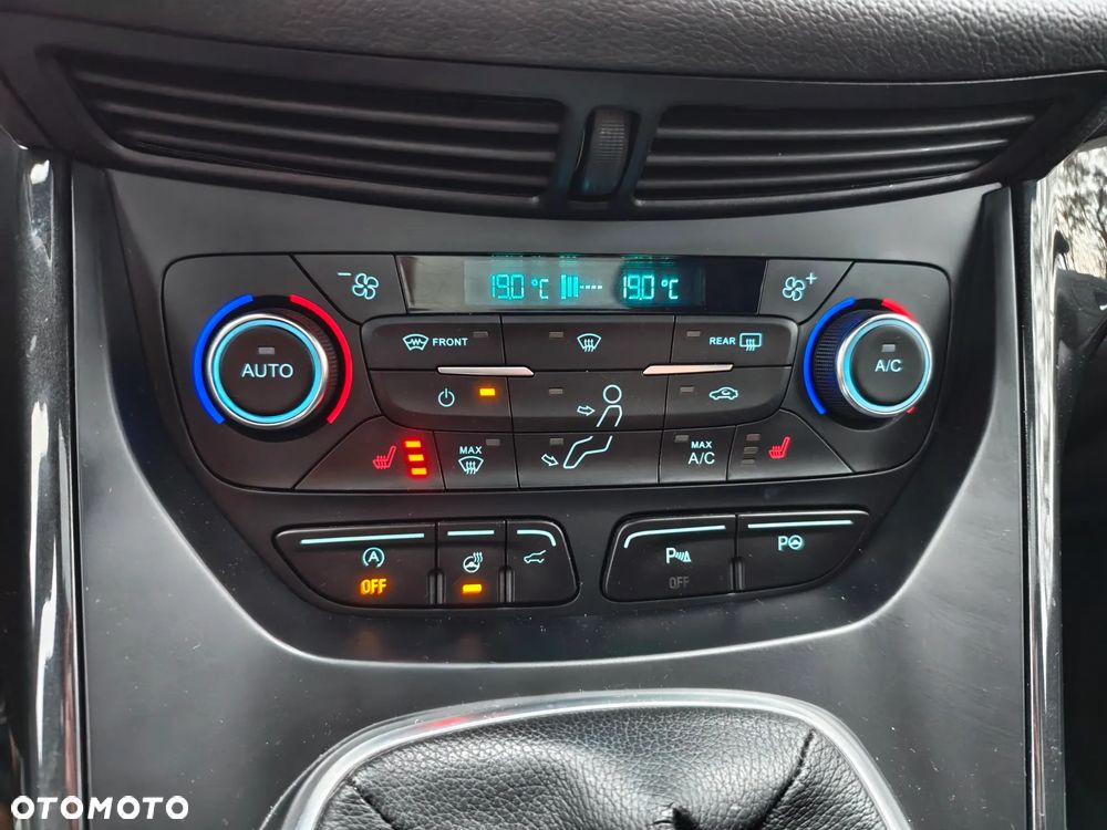 Ford Kuga - 36