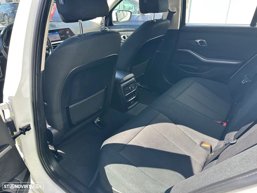 BMW 320 d Touring Auto - 6