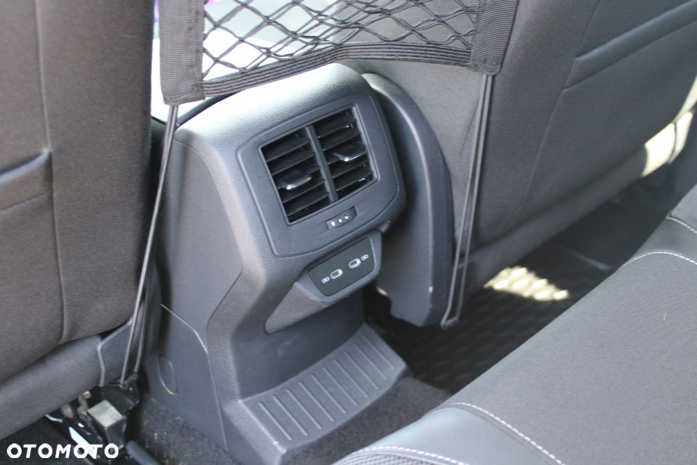 Volkswagen T-Roc 1.5 TSI R-Line DSG - 24