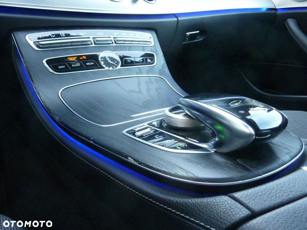 Mercedes-Benz Klasa E - 36
