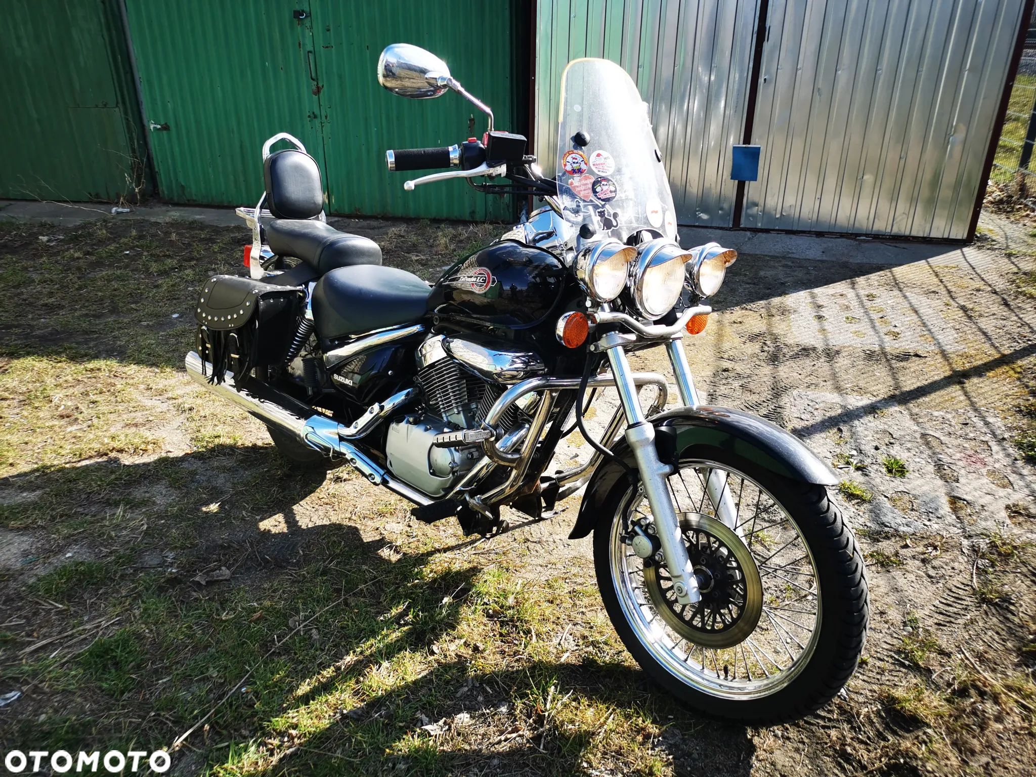 Suzuki Intruder - 1